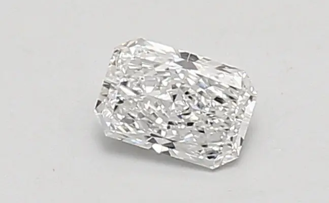 0.39ct D VVS2 Radiant (IGI)