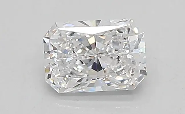 0.39ct D VVS2 Radiant (IGI)