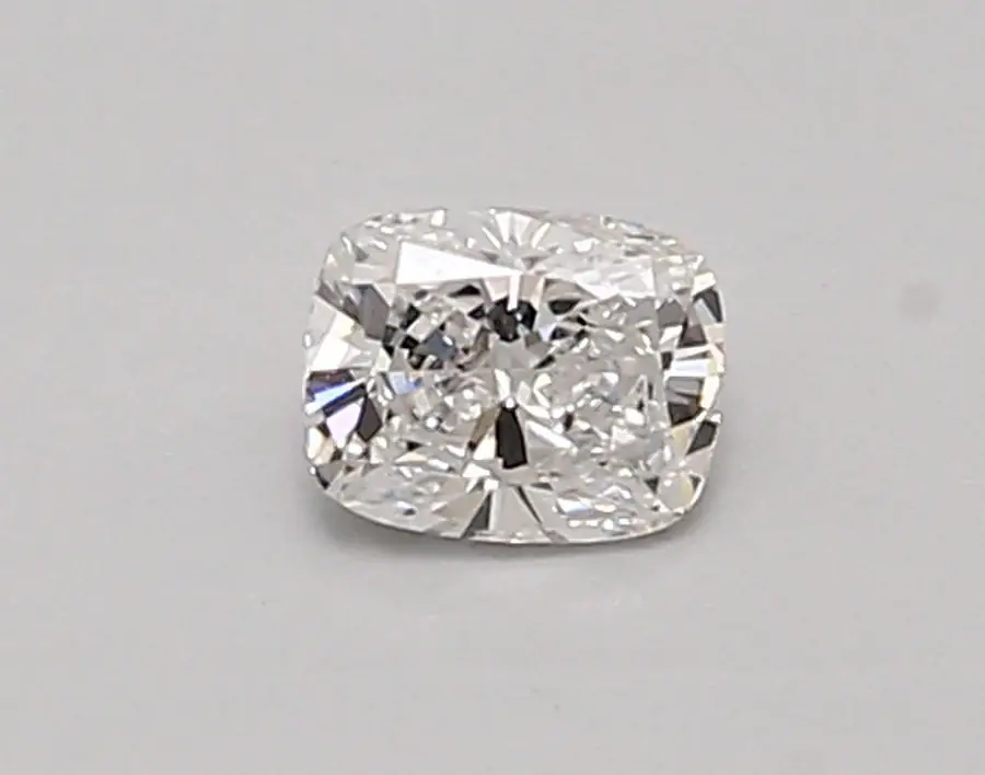 0.39ct D VVS2 Cushion (IGI)