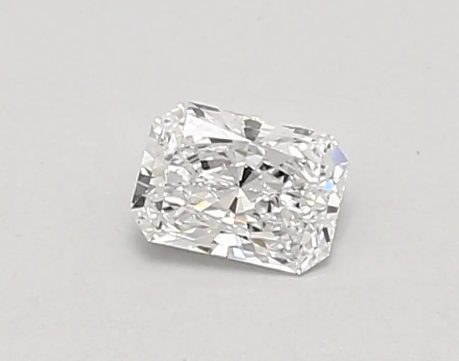 0.37ct D VVS1 Radiant (IGI)