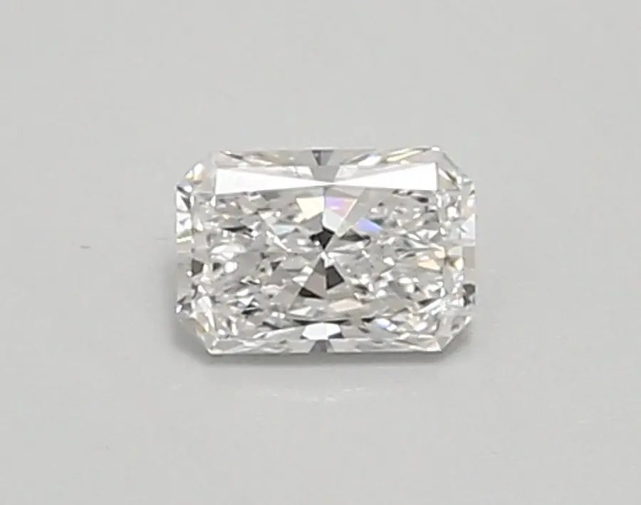 0.37ct D VVS2 Radiant (IGI)