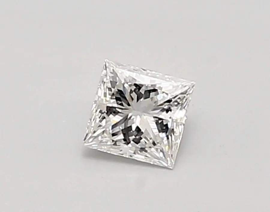 0.36ct E VVS1 Princess (IGI)