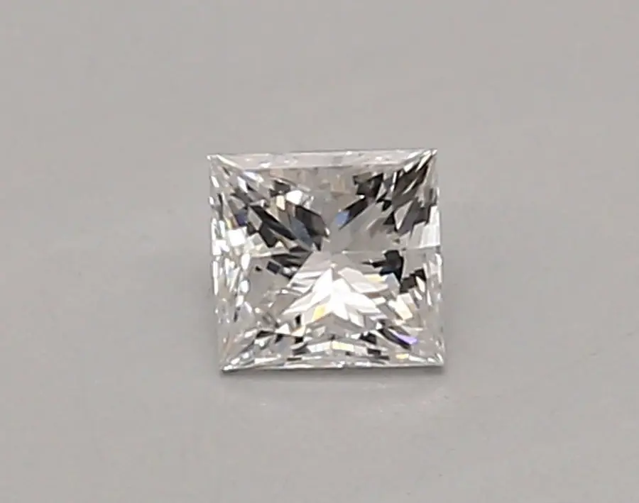 0.36ct E VVS2 Princess (IGI)