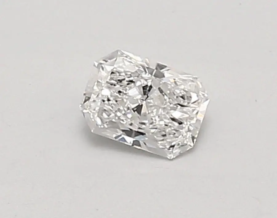 0.35ct D VVS2 Radiant (IGI)