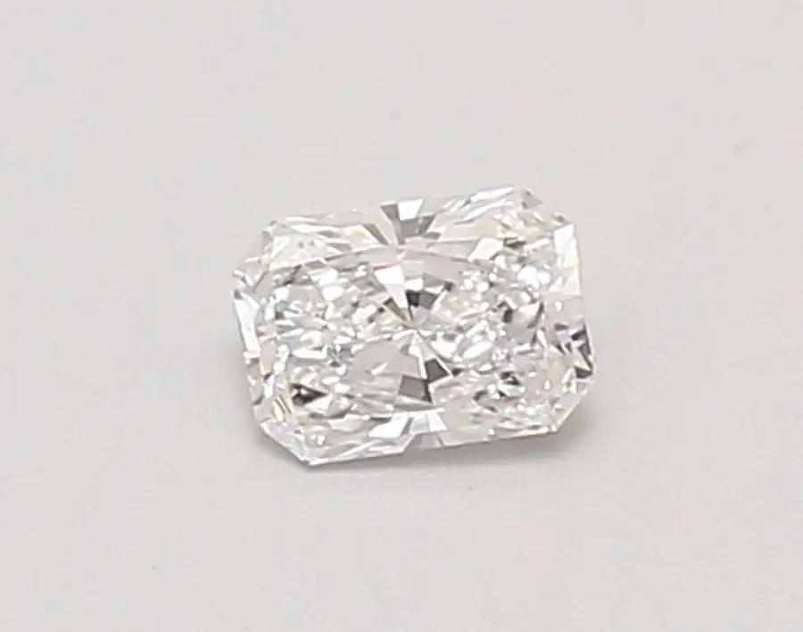 0.34ct D VVS2 Radiant (IGI)