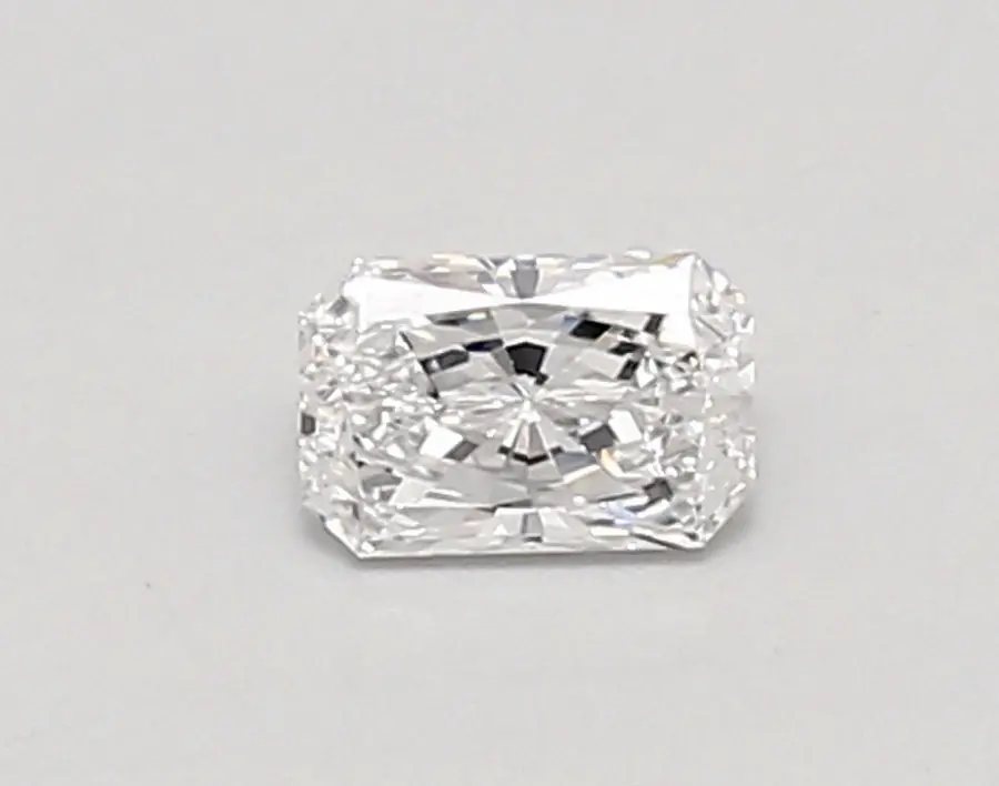 0.34ct D VVS2 Radiant (IGI)
