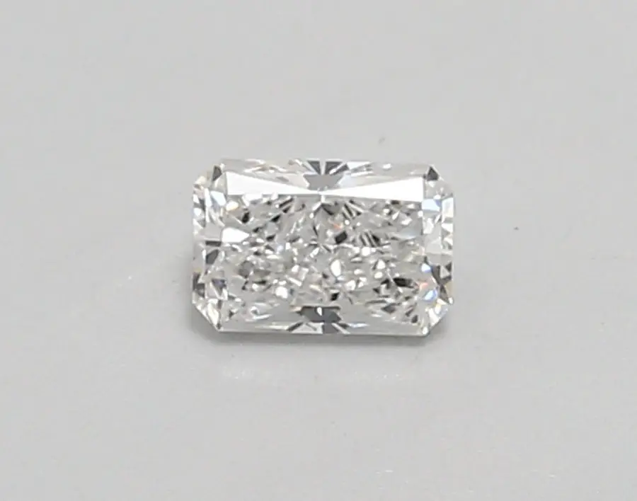 0.34ct D VVS1 Radiant (IGI)