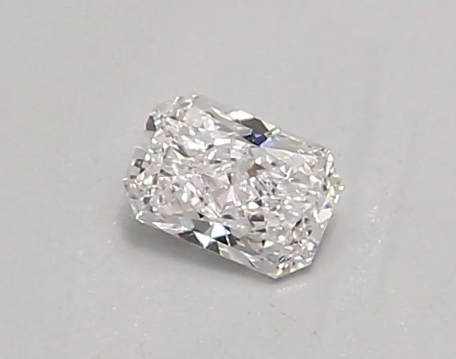 0.33ct D VVS2 Radiant (IGI)