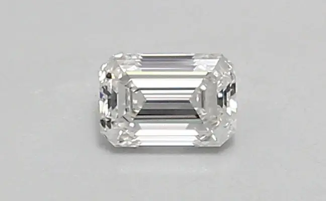 0.32ct E IF Emerald (IGI)