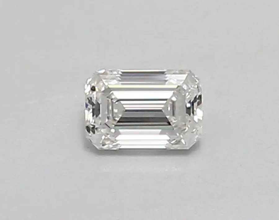 0.32ct E IF Emerald (IGI)