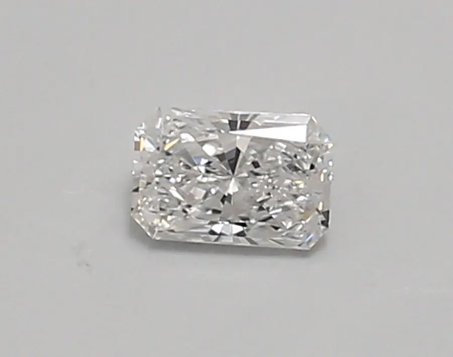 0.31ct E VVS2 Radiant (IGI)