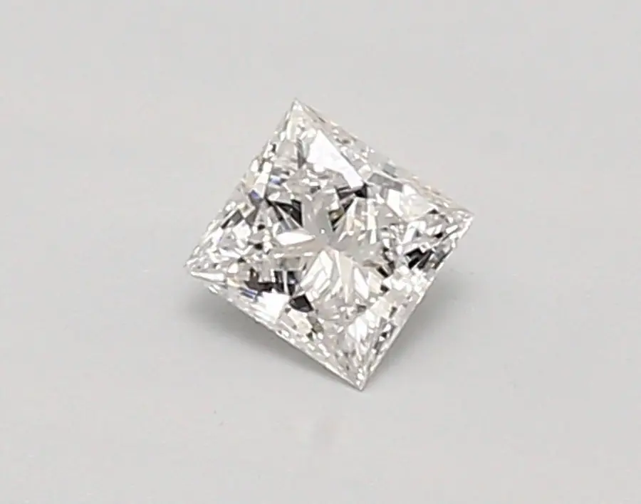 0.31ct E VVS2 Princess (IGI)