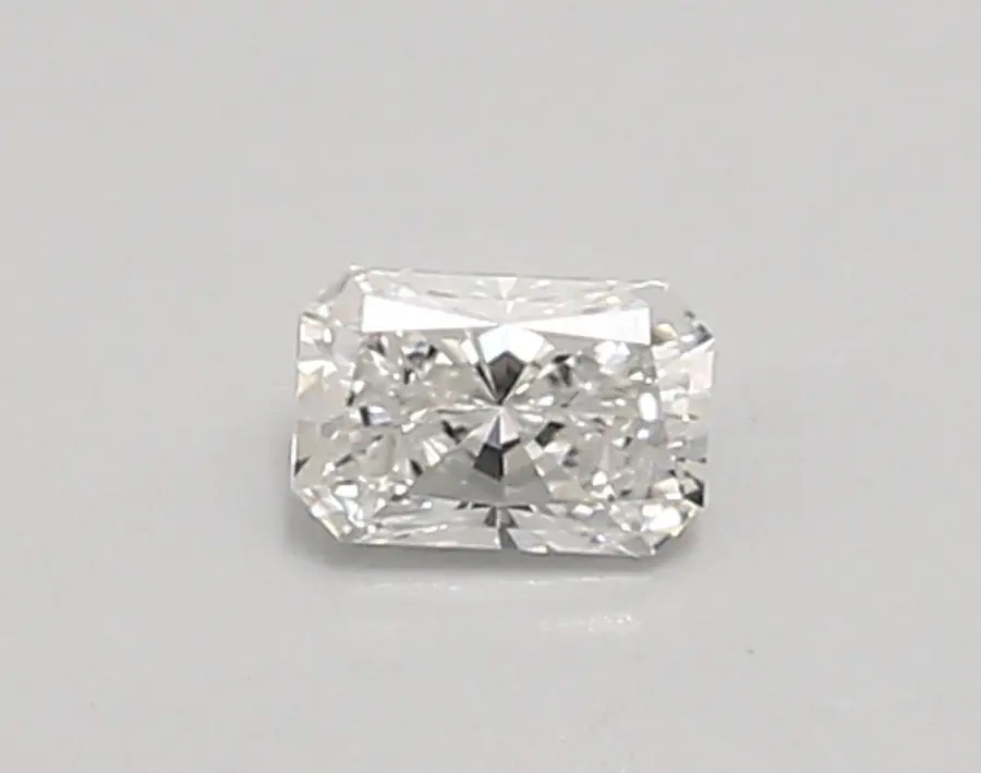 0.30ct E VVS1 Radiant (IGI)