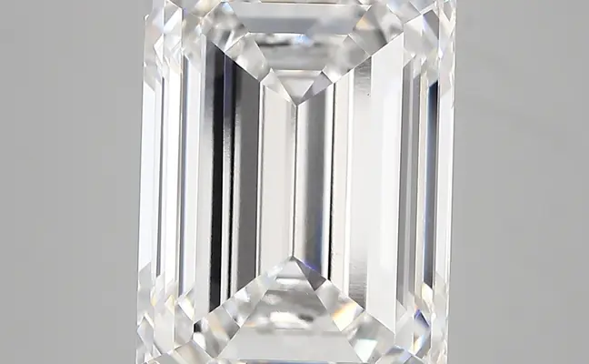 9.09ct E VS1 Emerald (IGI)