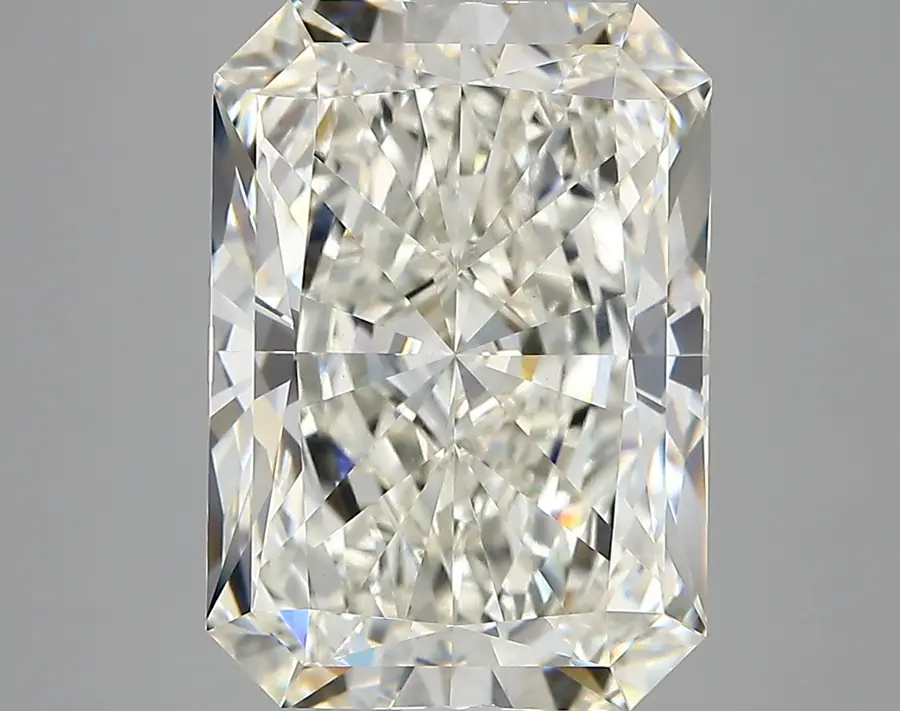 7.11ct G VVS2 Radiant (IGI)