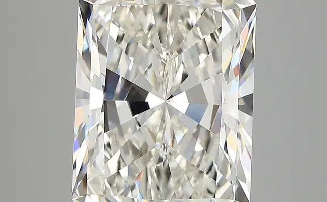 6.12ct F VVS2 Radiant (IGI)