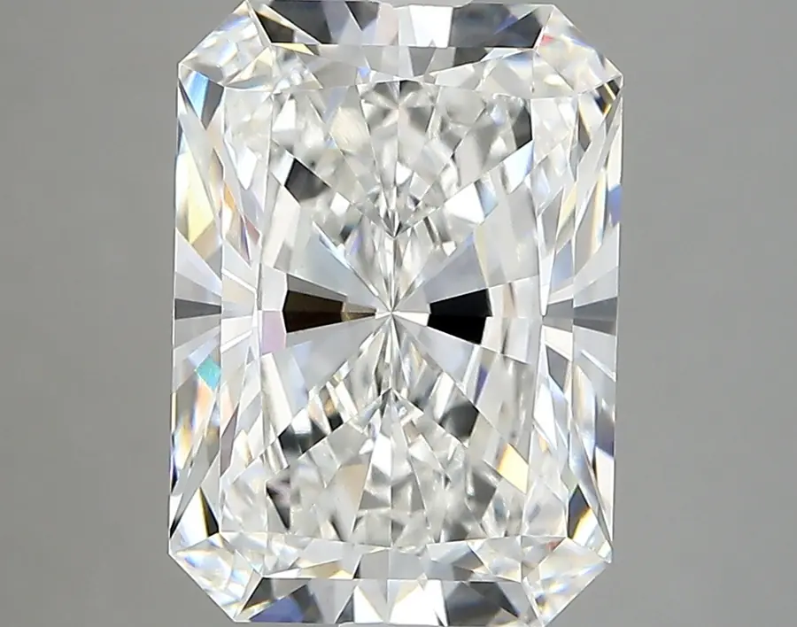 4.73ct E VVS2 Radiant (IGI)