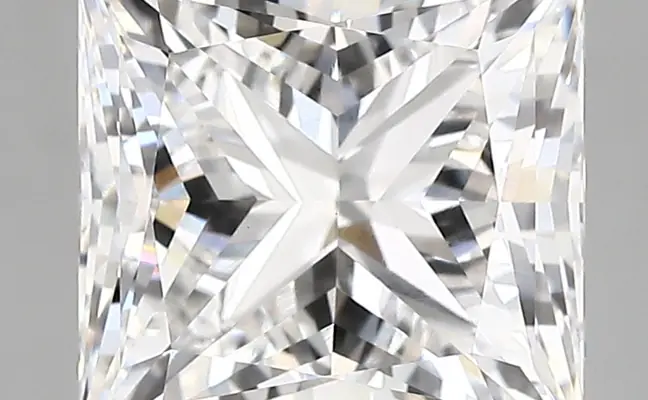 4.53ct E VVS2 Princess (IGI)