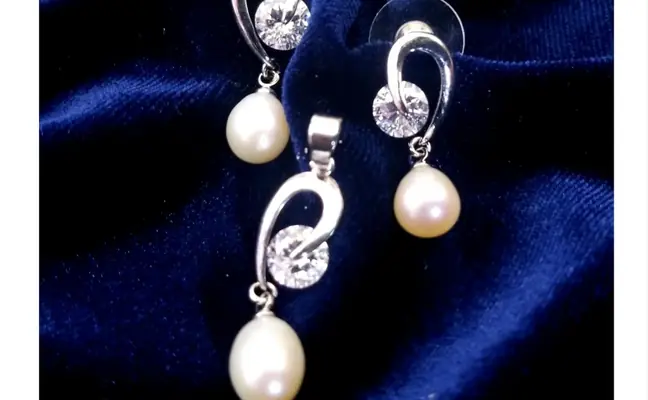Simayaz Silver & White Pearl Drop Pendant | CaratX Pendants