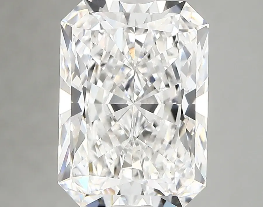 3.69ct E VS2 Radiant (IGI)