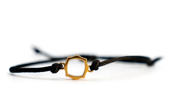 Estelle 22k Square With Outer Curves And Side Rings Bracelet