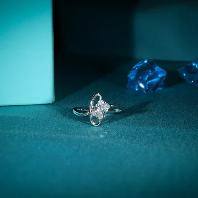 Lab Grown Diamonds - Radiant Cut Wavy Ring