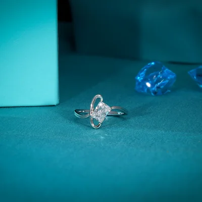 Lab Grown Diamonds - Radiant Cut Wavy Ring