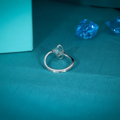 Lab Grown Diamonds - Radiant Cut Wavy Ring