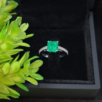 Emerald ring Sq.Emerald cut 1.57 ct