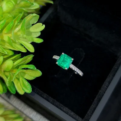 Emerald ring Sq.Emerald cut 1.57 ct