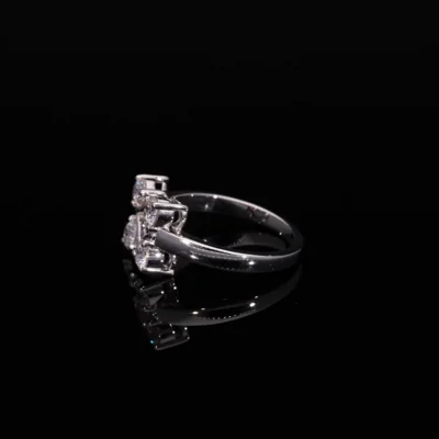 Minimalistic Lab Grown Diamond Ring for Her