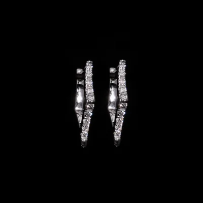 0.30 TCW Minimalist Hoop Earring
