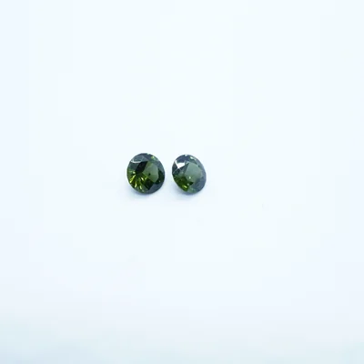 2.40 ct Round Green Zircon Pair