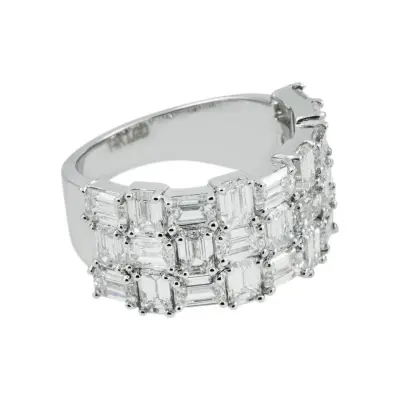 Emrald Shape Diamond Fancy Ring