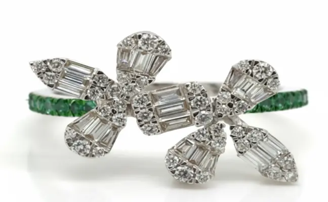0.44 cts A Delicate Natural Diamond Ring in White Gold