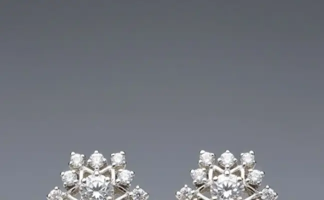 Arctic Starburst" 18K White Gold Diamond Cluster Stud Earrings (1.30ct DWT)