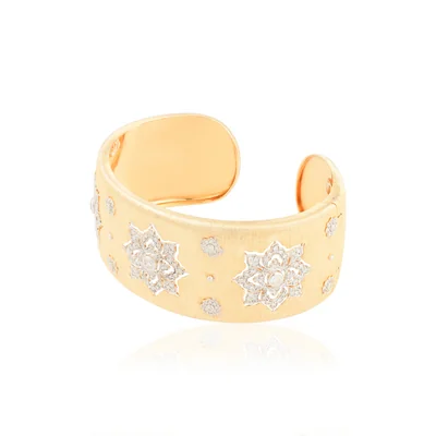 Buccellati  Yellow Gold Bangle with round diamonds in matte finish