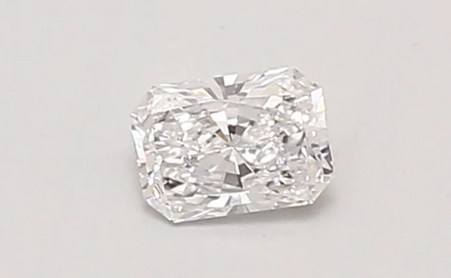 0.34ct D VVS2 Radiant (IGI)