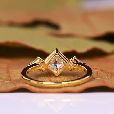 Luxury Asscher Cut Lab Grown Diamond Three Stone Engagement Ring
