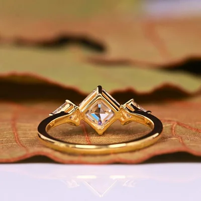 Luxury Asscher Cut Lab Grown Diamond Three Stone Engagement Ring