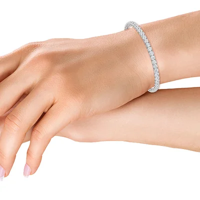 Four Prong 9 CT TW Natural Diamond Tennis Bracelet