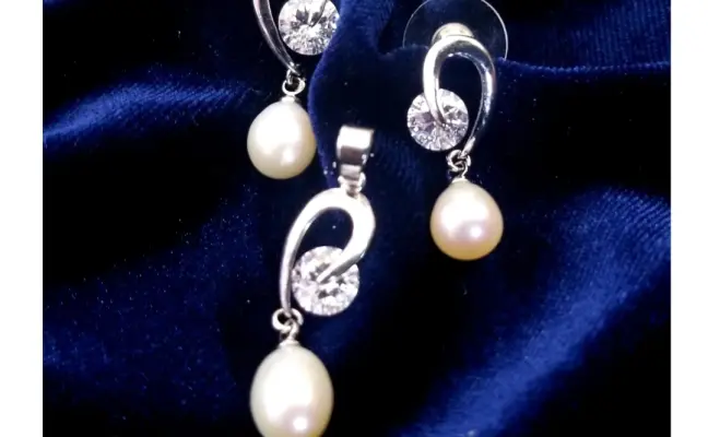 Simayaz Silver & White Pearl Drop Pendant | CaratX Pendants