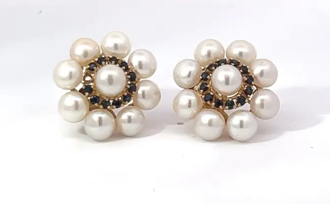 14K yellow gold, Sapphire and Pearl earrings